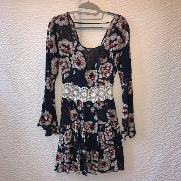 Long Sleeve Dress || Size Small - Picture 2 of 7